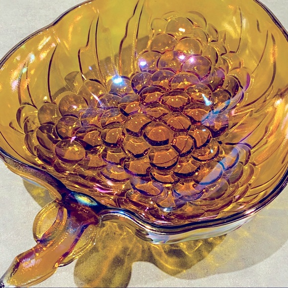 Carnival glass amber grape bowl - Picture 6 of 8